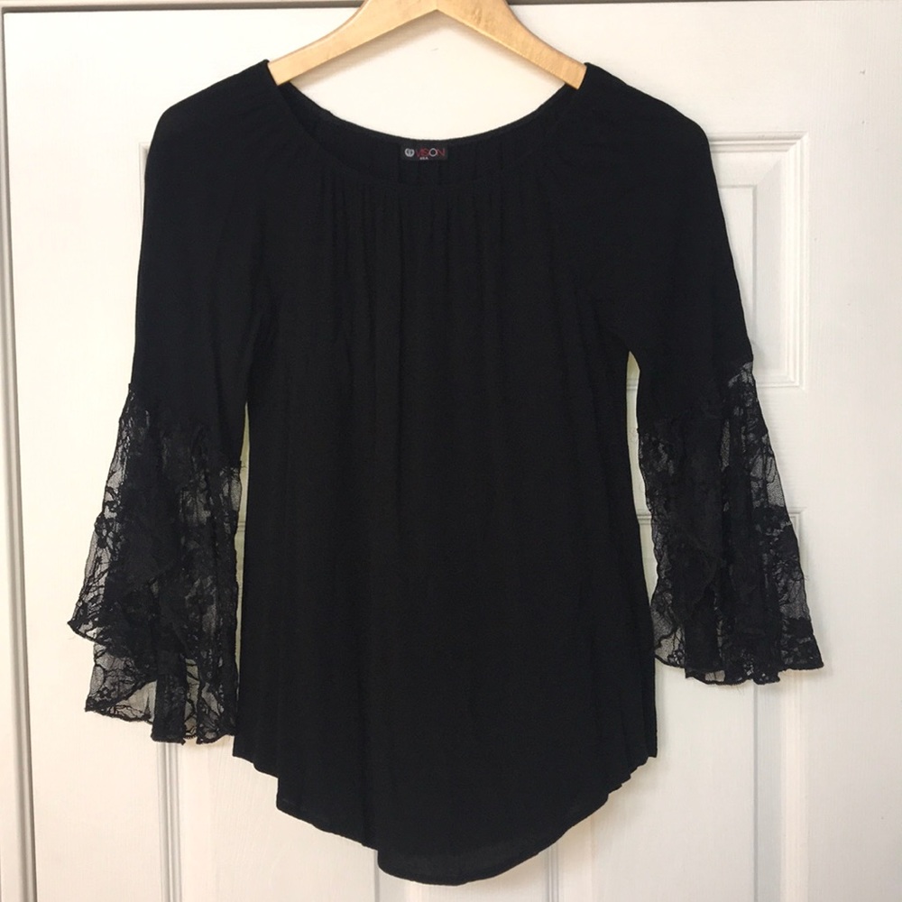 Black, semi laced sleeved top